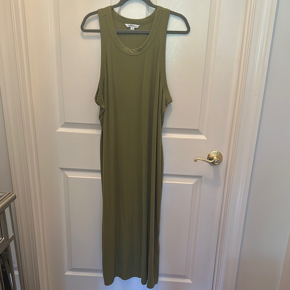 Green Sleeveless Maxi Sheath Dress